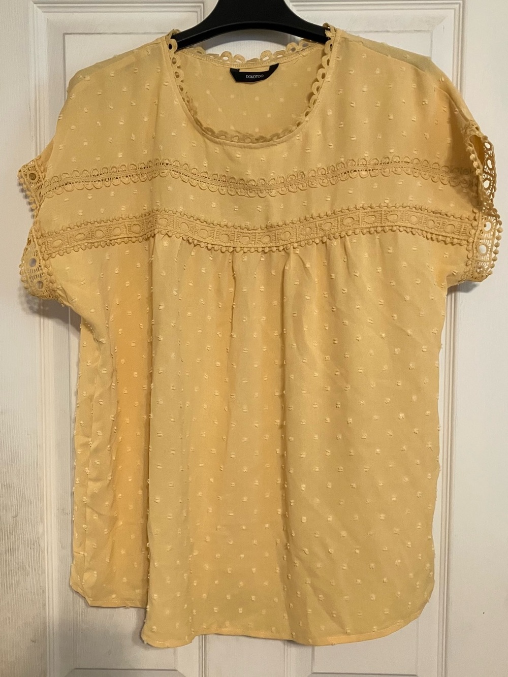 Women’s Mustard Yellow Swiss Dot Lace-Trim Top Size L Blouse Lightweight Dressup